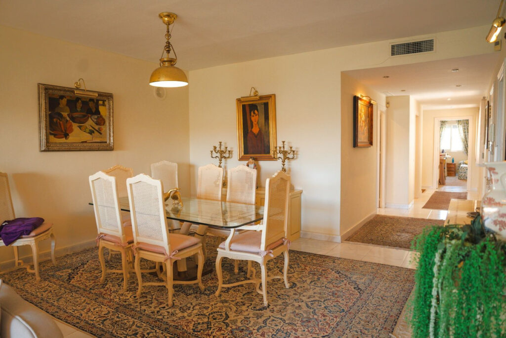 Middle Floor Apartment — Puerto Banús
