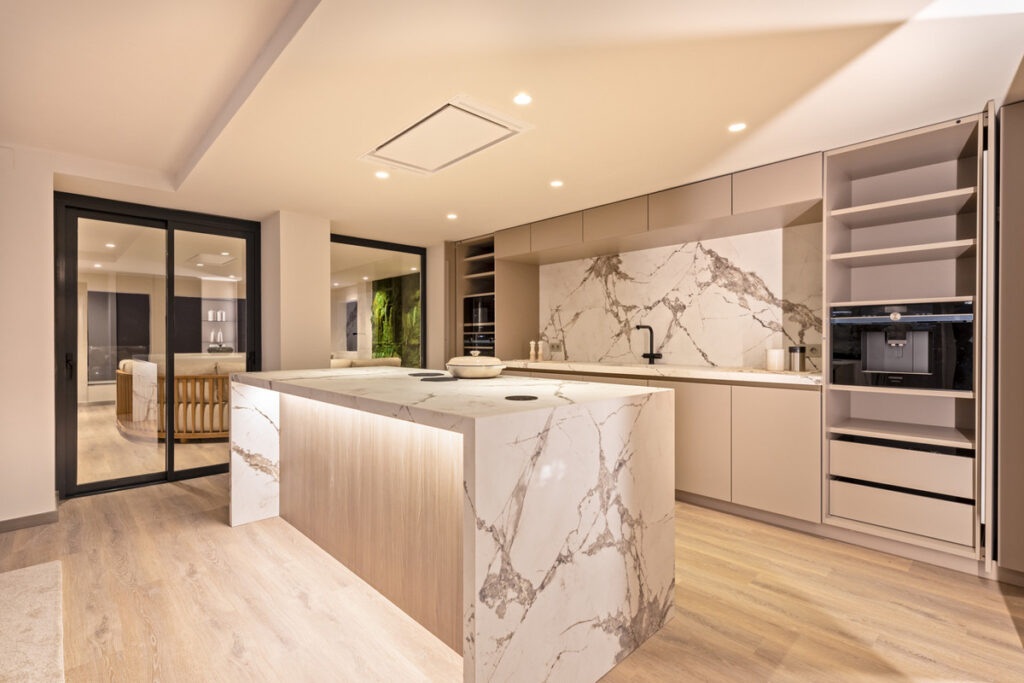 Middle Floor Apartment — Puerto Banús