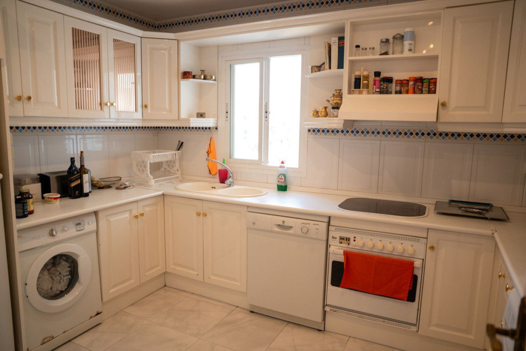 Middle Floor Apartment — Puerto Banús