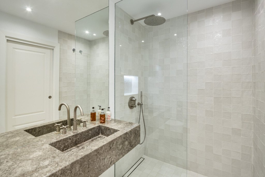 Middle Floor Apartment — The Golden Mile
