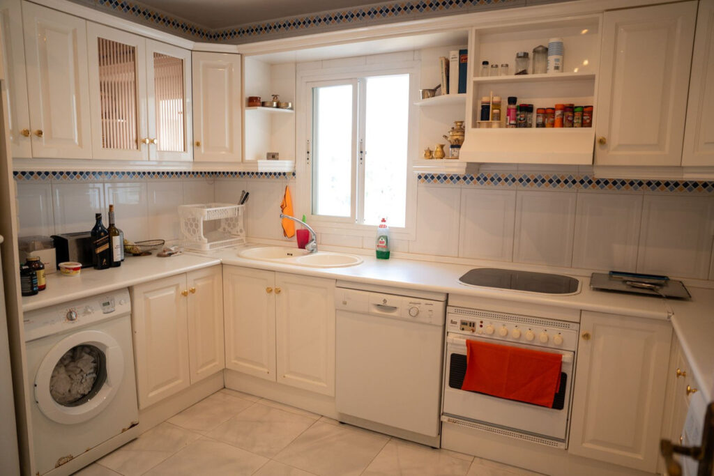 Middle Floor Apartment — Puerto Banús