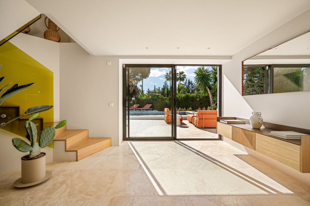 Detached Villa — Nueva Andalucía