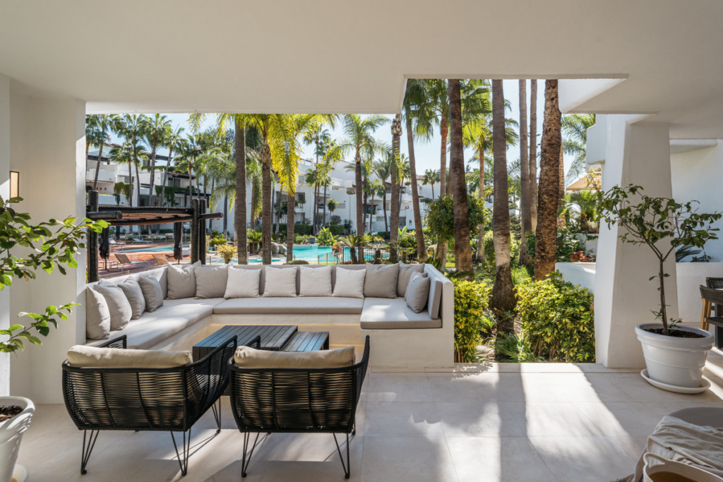Middle Floor Apartment — The Golden Mile