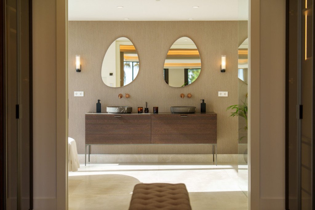 Detached Villa — The Golden Mile