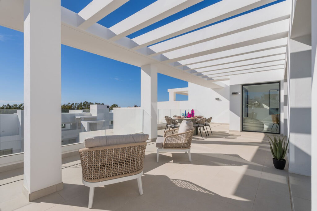 Top Floor Apartment — Estepona