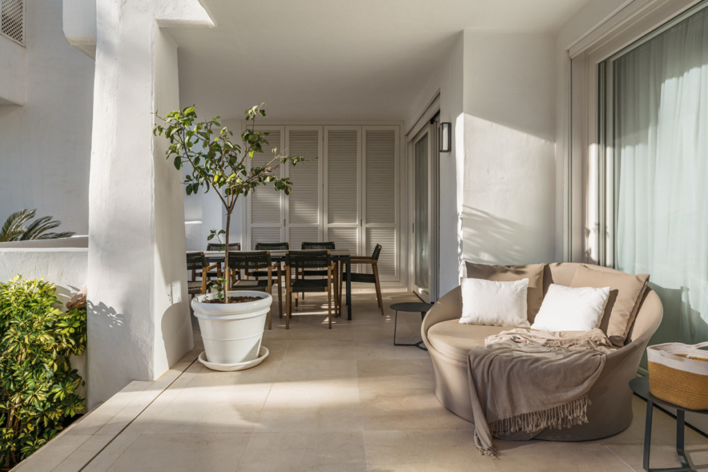 Middle Floor Apartment — The Golden Mile