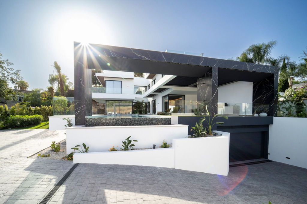 Вилла/Шале — Estepona