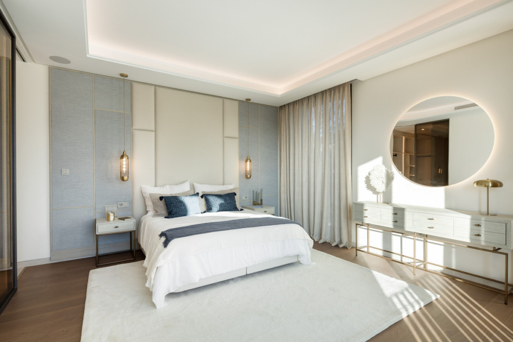Villa – Chalet — Nueva Andalucía