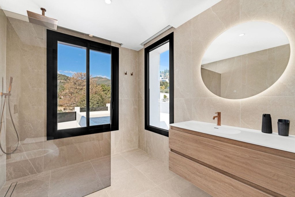 Detached Villa — El Madroñal