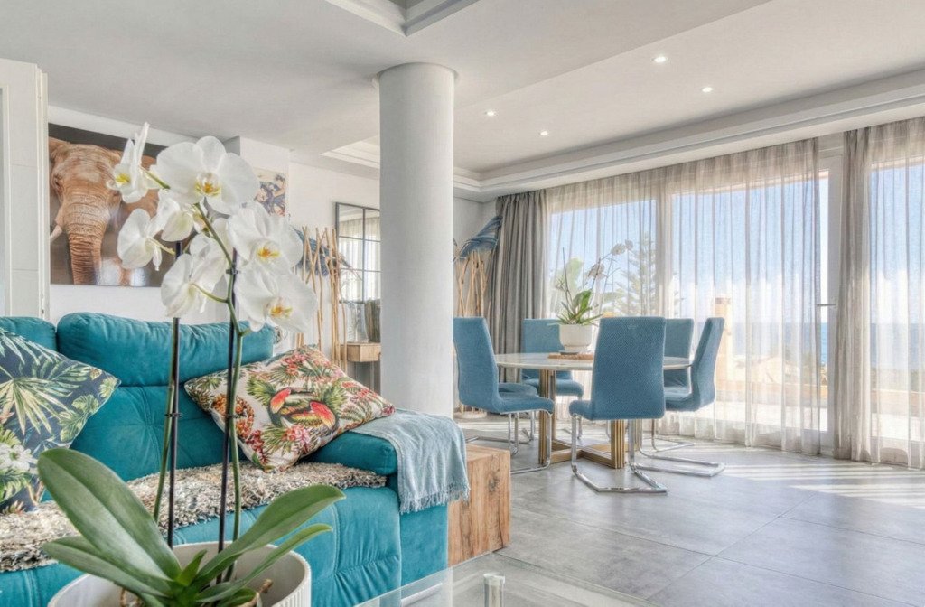 Villa – Chalet — Estepona