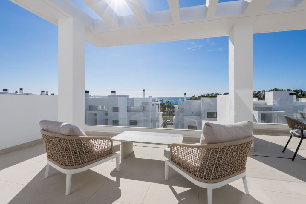 Top Floor Apartment — Estepona