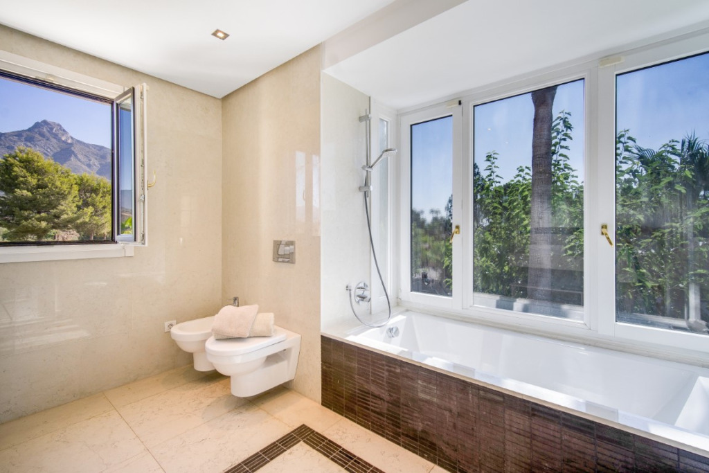 Villa – Chalet — The Golden Mile