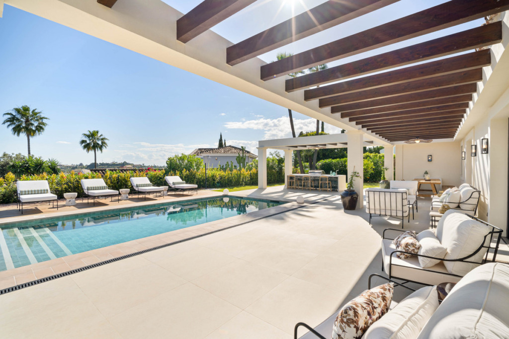 Villa – Chalet — Nueva Andalucía