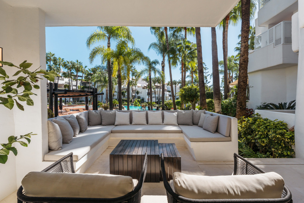 Middle Floor Apartment — The Golden Mile