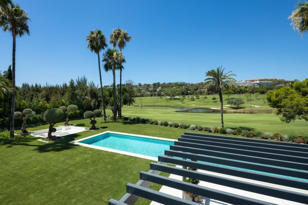 Villa – Chalet — Nueva Andalucía