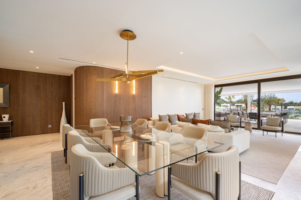Detached Villa — The Golden Mile