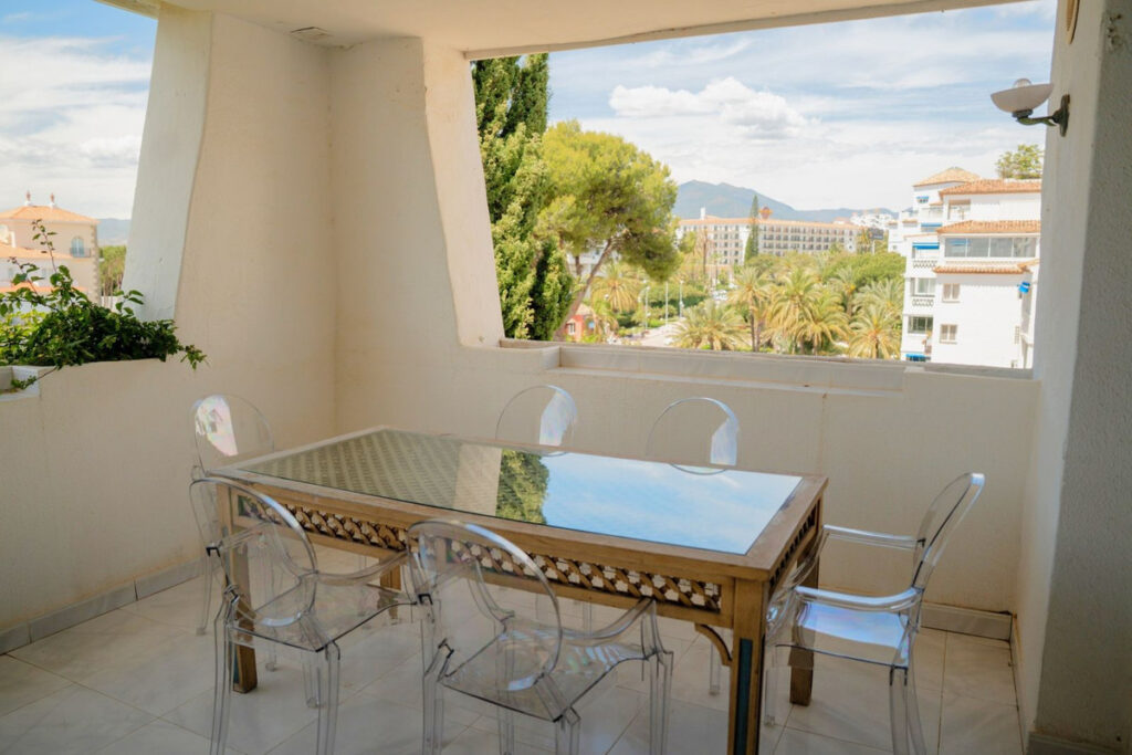 Middle Floor Apartment — Puerto Banús