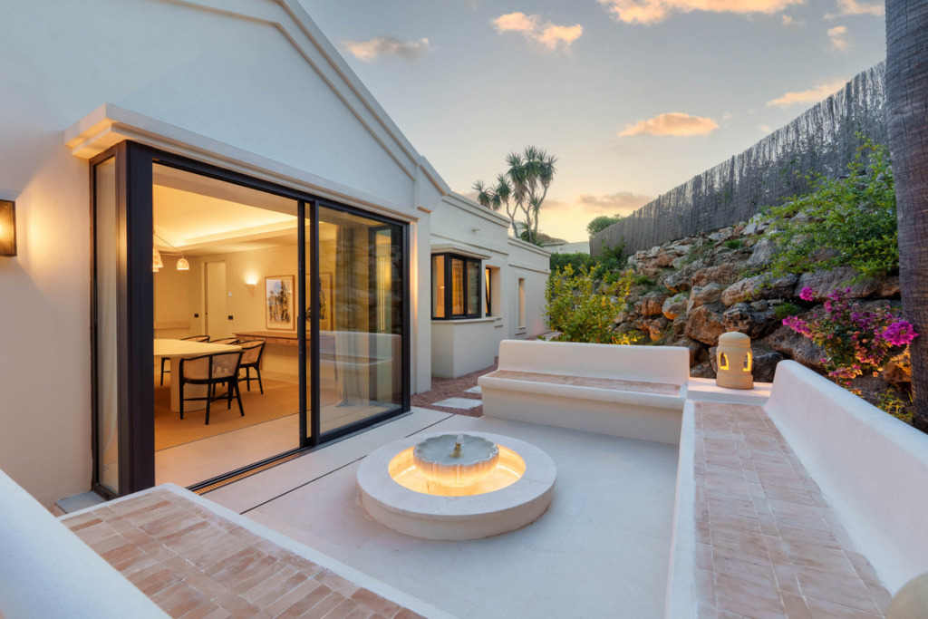 Detached Villa — Nueva Andalucía