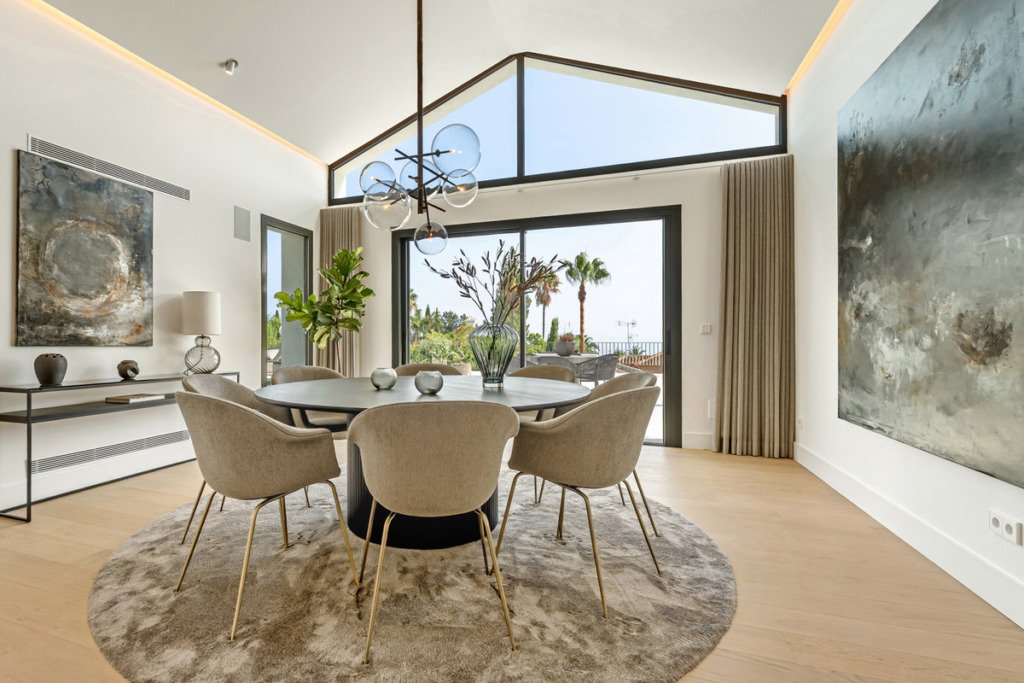Detached Villa — The Golden Mile