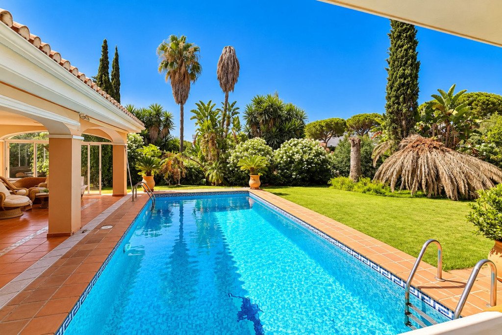 Detached Villa — Elviria