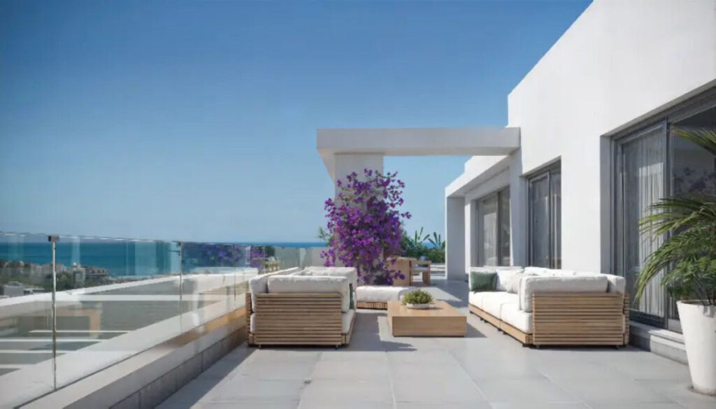 Апартамент средний этаж — Estepona