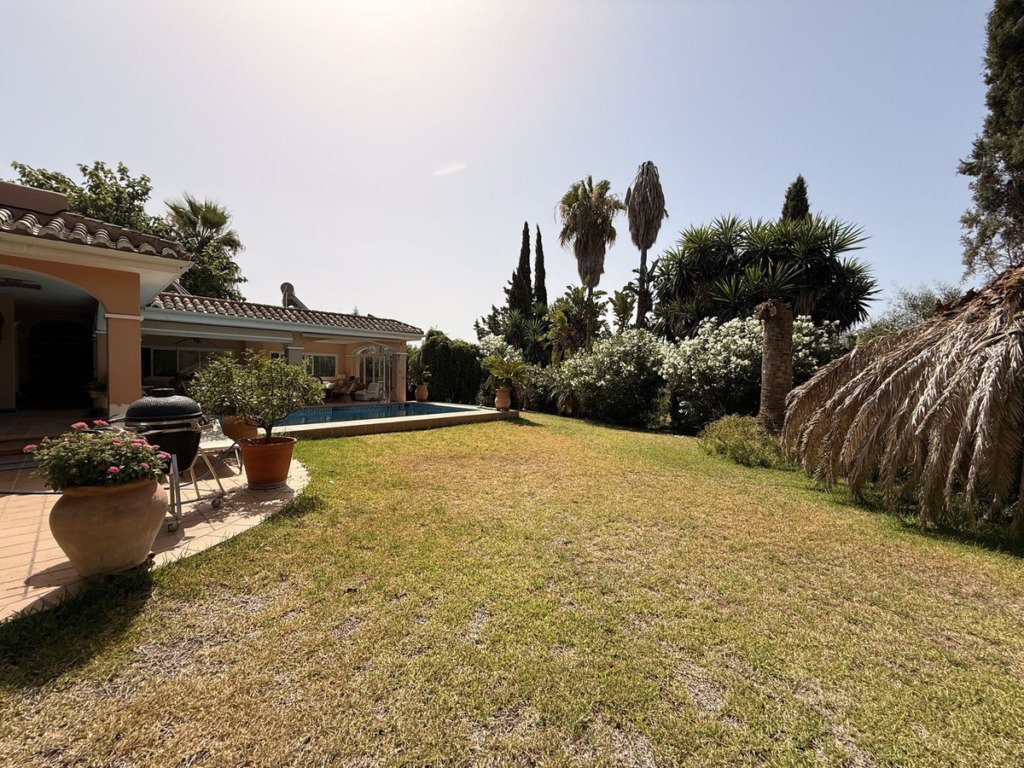 Villa – Chalet — Elviria