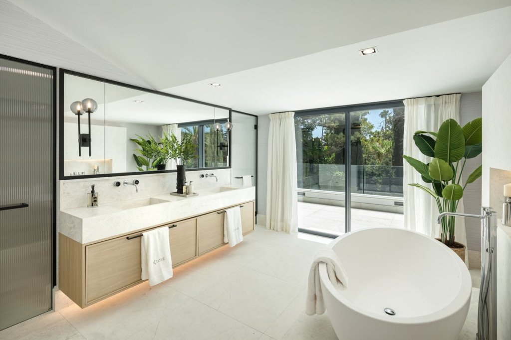 Villa – Chalet — Nueva Andalucía