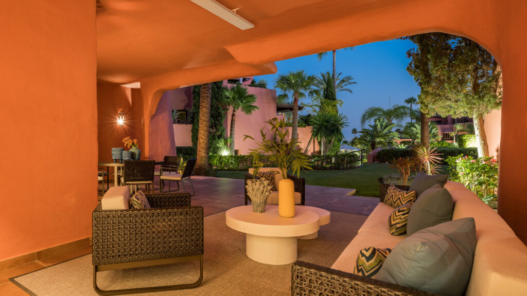 Middle Floor Apartment — Estepona