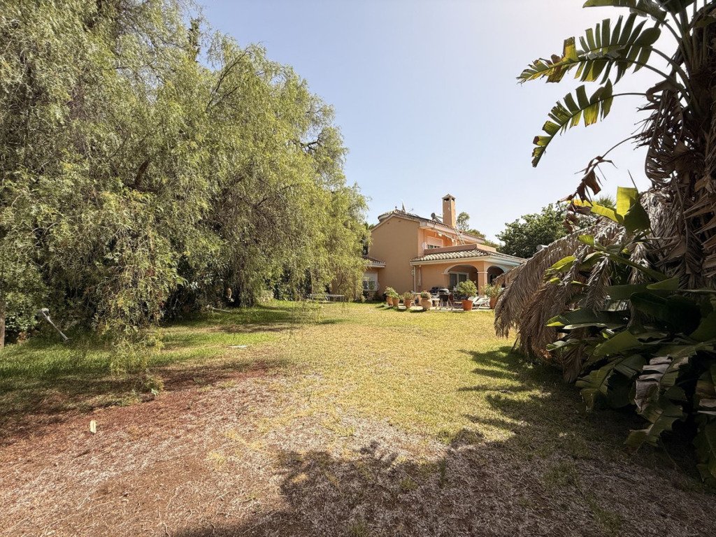 Villa – Chalet — Elviria