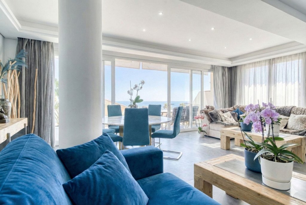 Villa – Chalet — Estepona