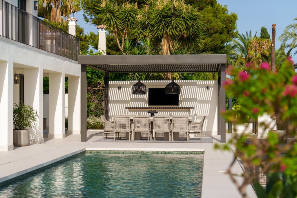 Detached Villa — The Golden Mile