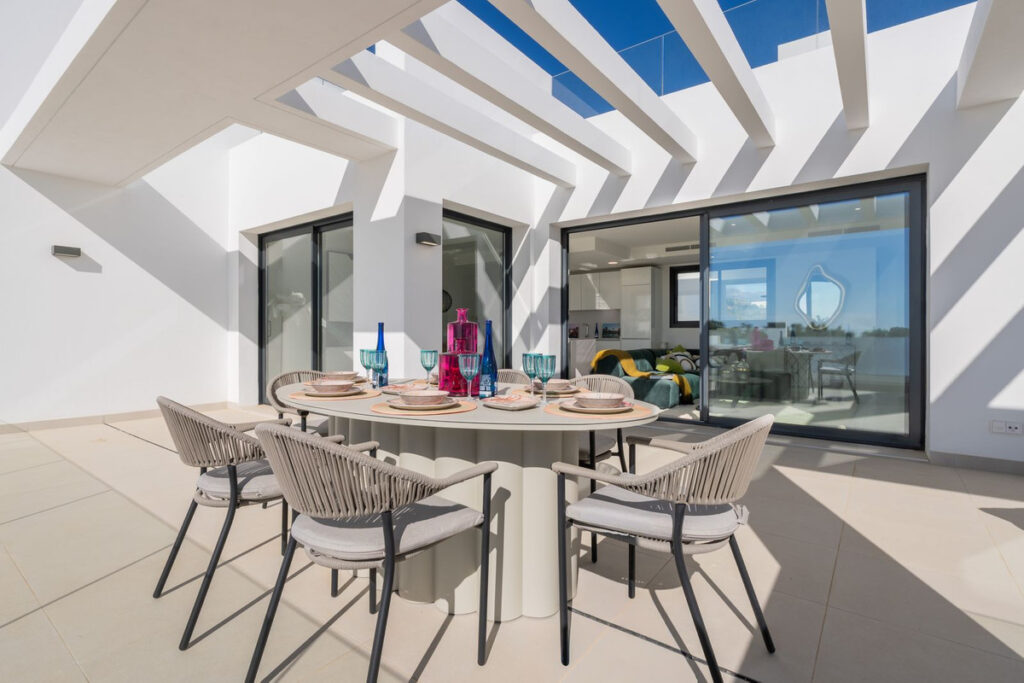 Top Floor Apartment — Estepona