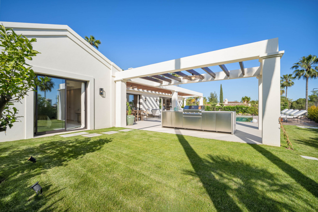 Villa – Chalet — Nueva Andalucía