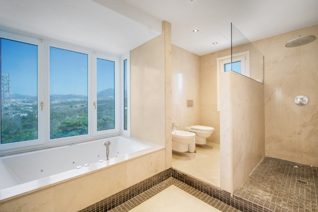 Villa – Chalet — The Golden Mile