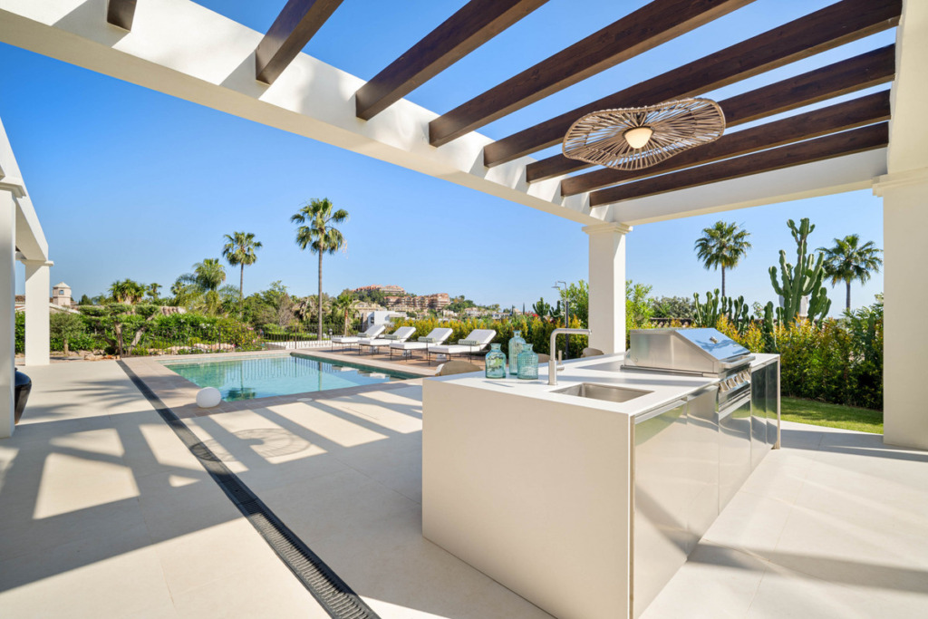 Villa – Chalet — Nueva Andalucía
