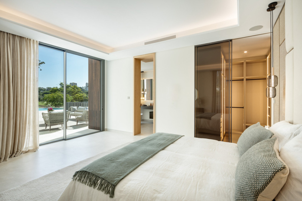 Villa – Chalet — Nueva Andalucía