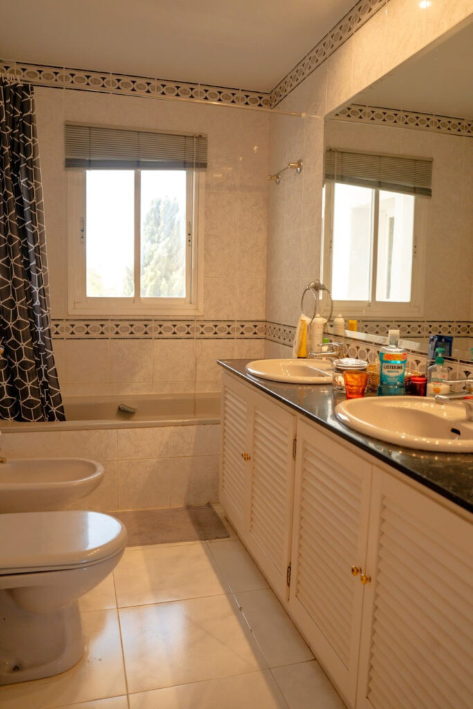 Middle Floor Apartment — Puerto Banús