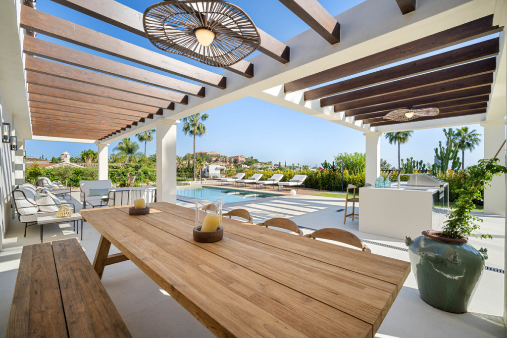 Villa – Chalet — Nueva Andalucía