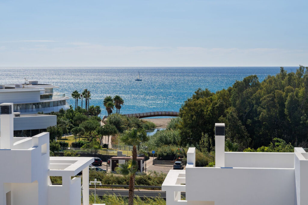 Апартамент верхний этаж — Estepona