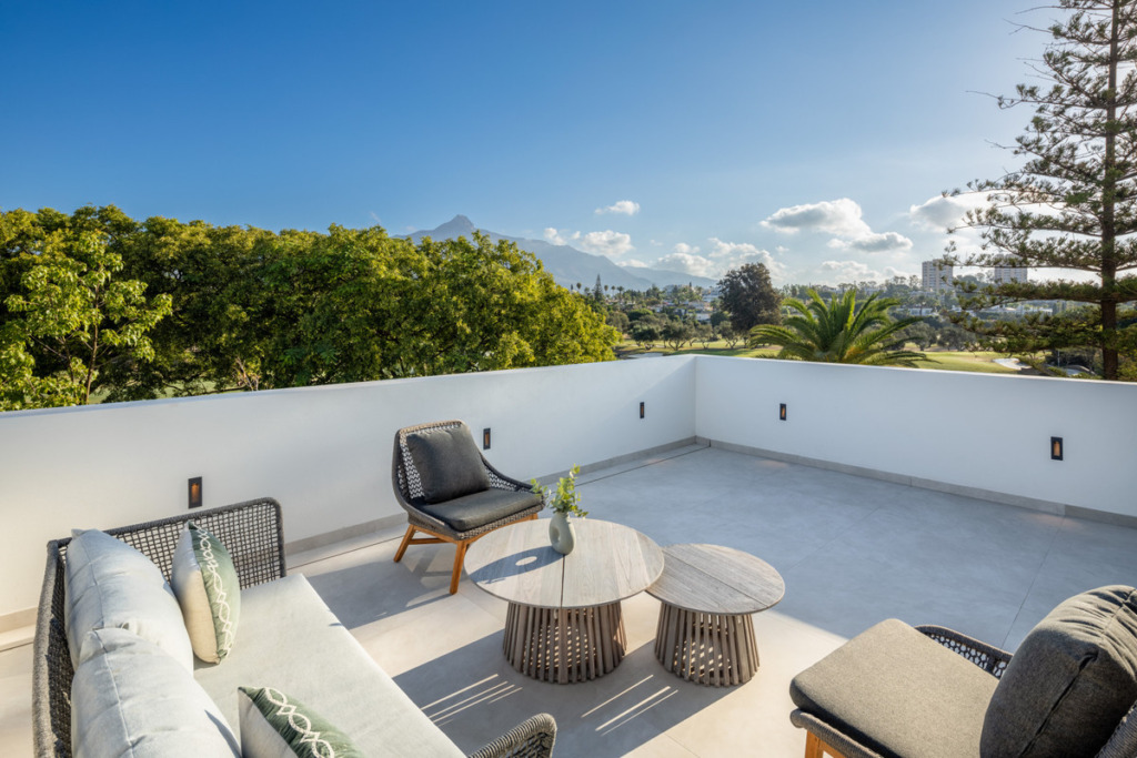 Villa – Chalet — Nueva Andalucía