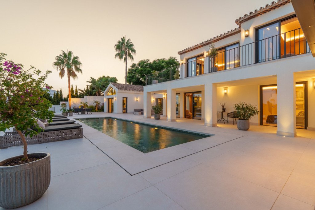 Detached Villa — The Golden Mile