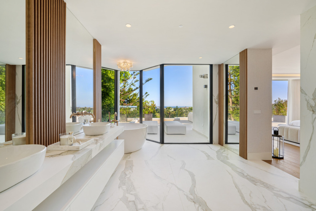 Villa – Chalet — Nueva Andalucía