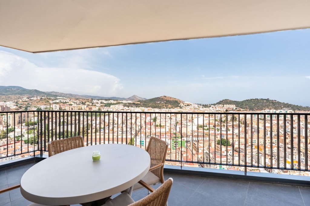 Middle Floor Apartment — Málaga