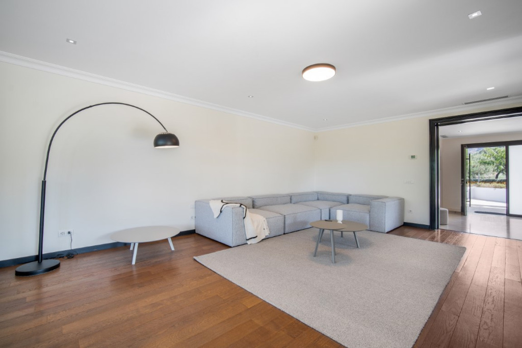 Villa – Chalet — The Golden Mile