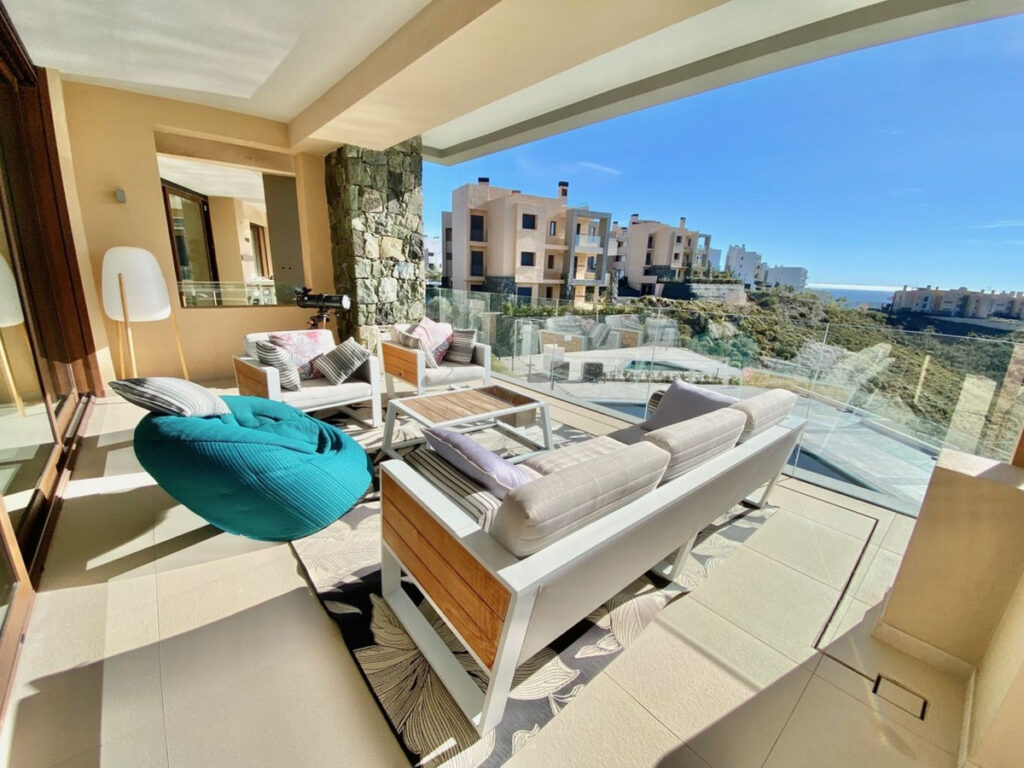 Middle Floor Apartment — Benahavís
