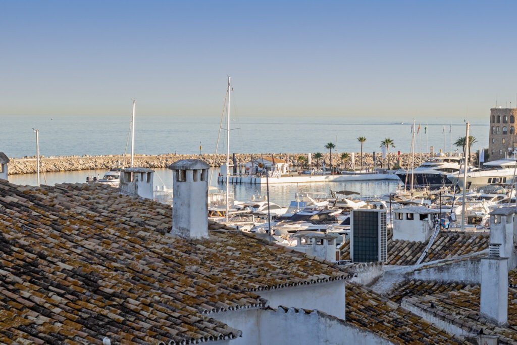 Middle Floor Apartment — Puerto Banús
