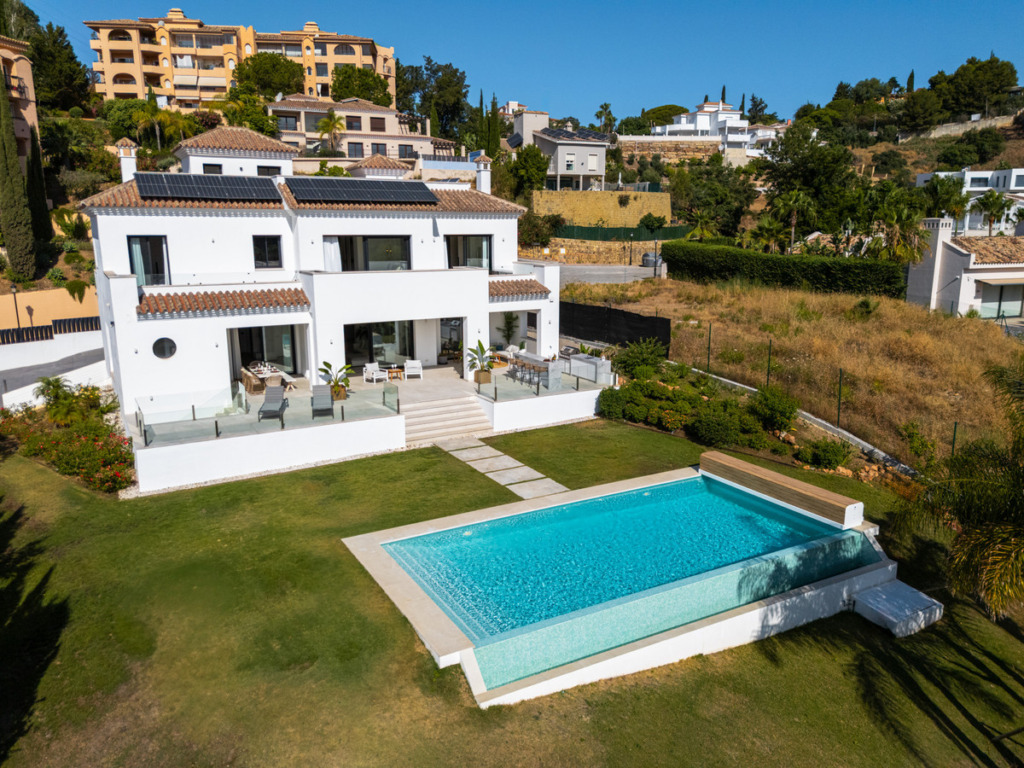 Detached Villa — Elviria