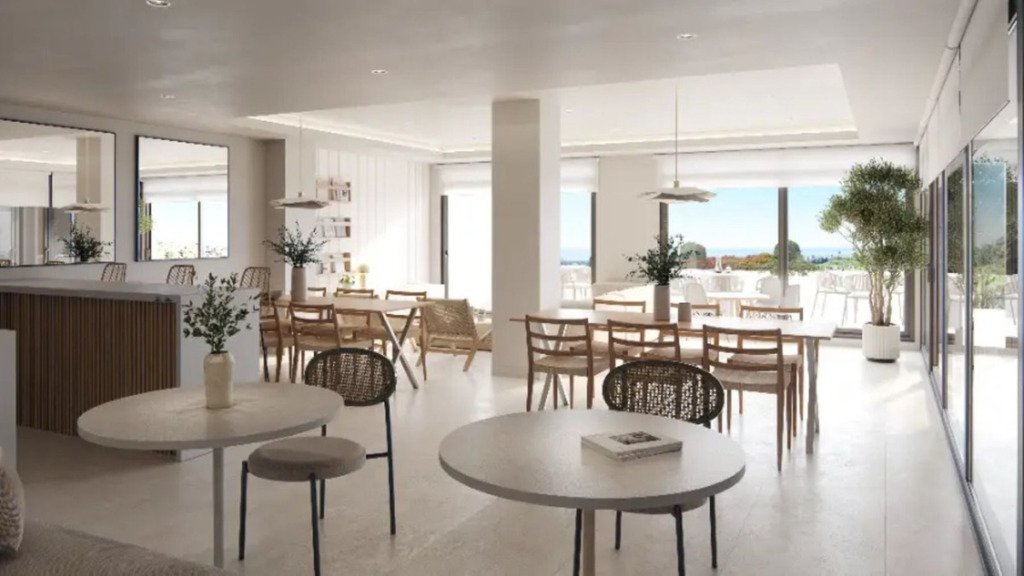 Апартамент средний этаж — Estepona