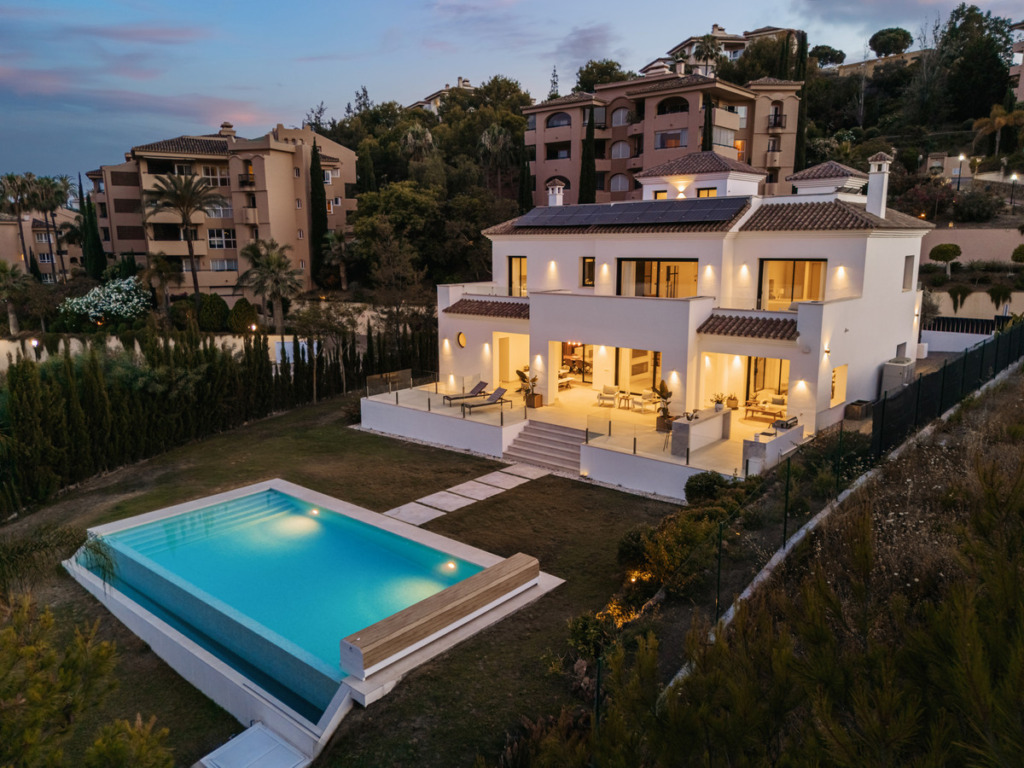 Detached Villa — Elviria