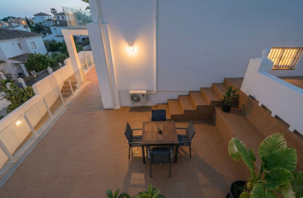 Villa – Chalet — Estepona